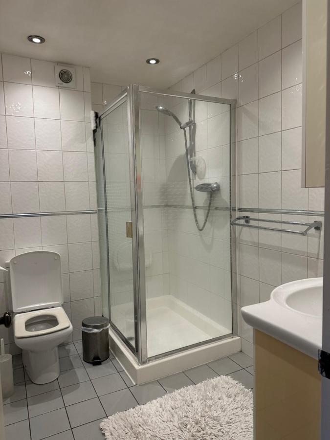 לונדון Cozy Private Room For Single Use מראה חיצוני תמונה